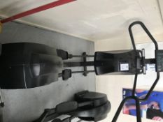 SportArt 8007 Cross Trainer