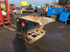 TIPPING SKIP RUBBISH