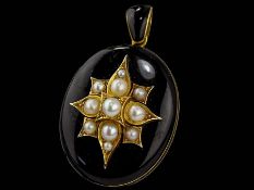 c1870 Victorian 18ct Gold & Onyx Mourning Locket