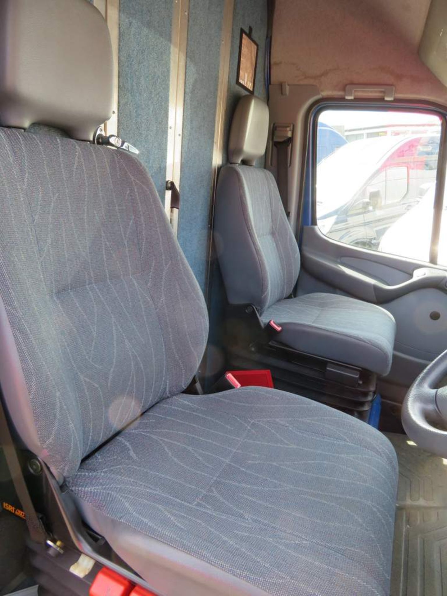 2002 Mercedes 416 CDI Sprinter Van - Twin Wheel - Image 10 of 35