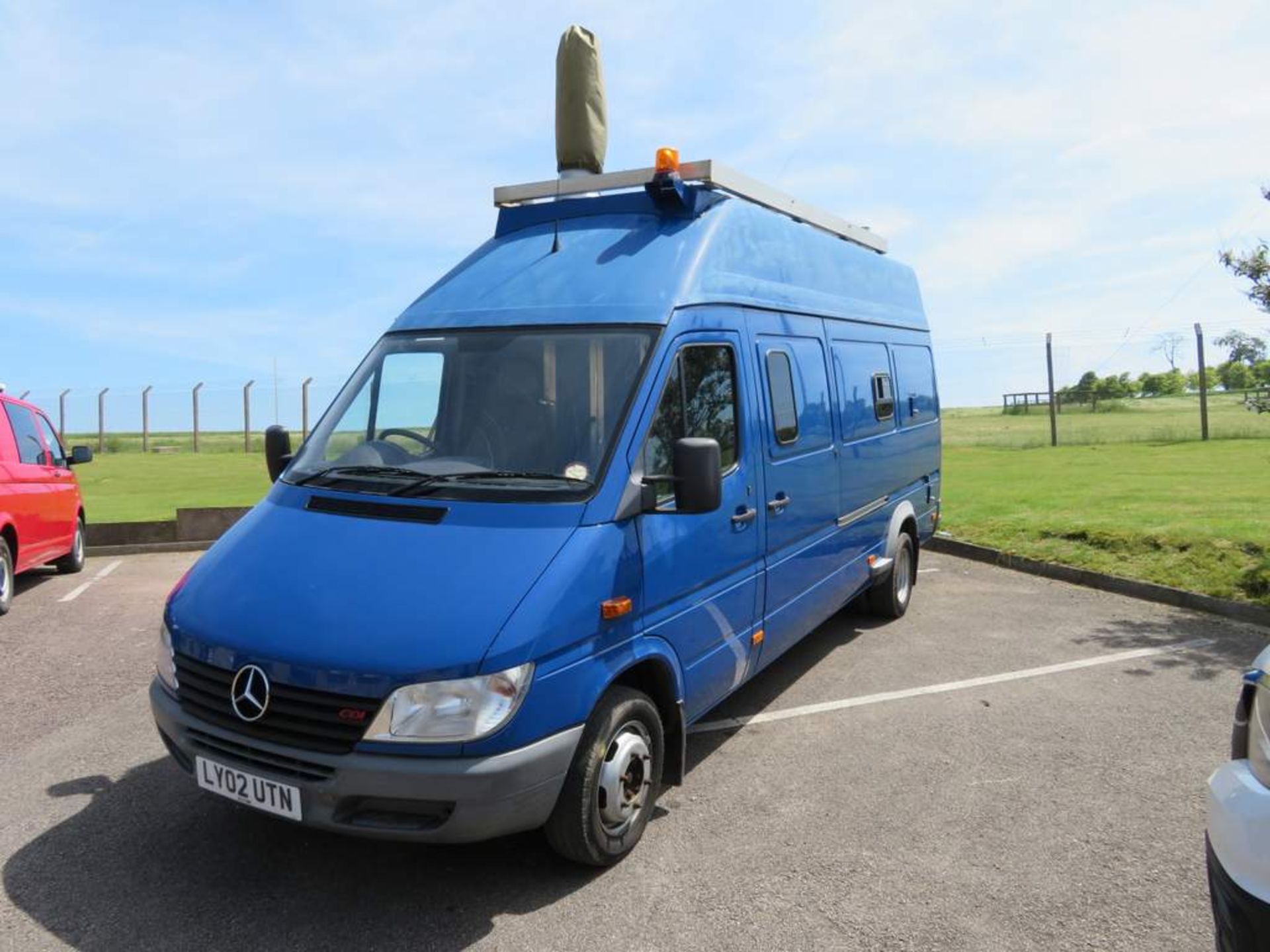 2002 Mercedes 416 CDI Sprinter Van - Twin Wheel