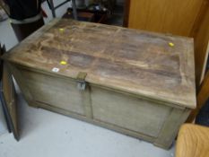 Stripped pine blanket box