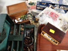 Parcel of costume jewellery & collectables