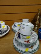Small parcel of Royal Worcester Evesham Vale pattern dinnerware