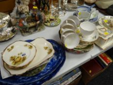 A parcel of mixed teaware & other china including Alfred Meakin, Colclough, Royal Doulton 'Old Leeds
