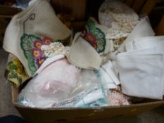 Box of mixed table and other linen