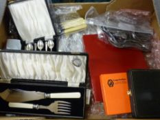 Good box of vintage and other table cutlery