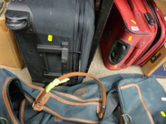 Quantity of modern luggage