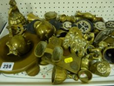 Tray of small brassware