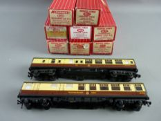 MODEL RAILWAY - Hornby Dublo two rail coaches, 4037, 4050(2), 4051, 4075, 4062, 4084, 4070, rare