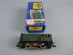 MODEL RAILWAY - Hornby Dublo three rail 3231 diesel shunter, (boxed)