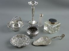 A SMALL SILVER HANDLED BASKET, 1.5 troy ozs, Birmingham 1900, a silver salt pot on three ball