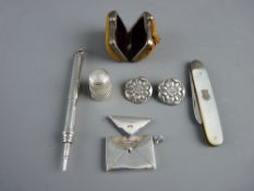 A SMALL COLLECTION OF BIJOUTERIE including a pair of silver button stamped 'Pearce & Sons', a silver