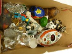 Box of collectables including 'Wade TV Pet'