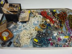 Good selection of vintage and modern costume jewellery including dress rings, Scottish brooch,