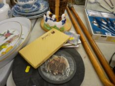 Cloverleaf placemats, slate plaques and mixed items