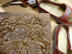 Carved jewellery box with contents of vintage keys, decorative clogs etc