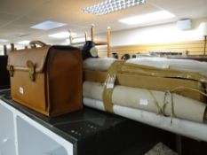 A projector screen & cased vintage Zeiss Movilux 8B cased projector E/T