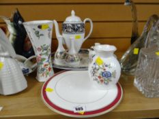 Parcel of good Wedgwood & Aynsley including Wedgwood 'Florentine' coffee pot & charger, Wedgwood '
