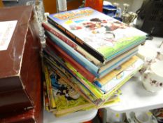 Collection of vintage Beano annuals & comics