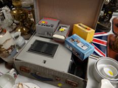 A vintage cased Prinz slide projector & related items