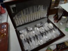 A cased Arthur Price canteen of King's pattern cutlery