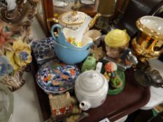 Tray of mixed china including Royal Winton gilt urn, Liliput Lane cottages etc