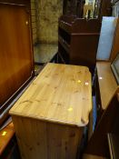 Sundry modern chest of drawers & an open bookcase