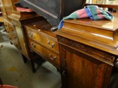 A good quality mahogany breakfront two-drawer sideboard