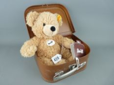 Steiff Bear 'Teddy Bear Fynn in Suitcase', all tags intact