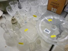 Parcel of mixed drinking and other glassware