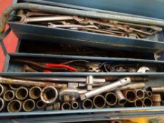 Cantilever toolbox and contents