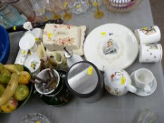 Quantity of commemorative china, decorative china etc