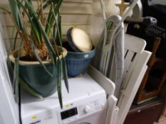 Pair of porcelain garden planters and two plastic garden chairs