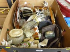 Box of mixed ornamental and other items