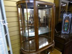 Single door china cabinet