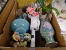 Box of miscellaneous ornaments and household goods