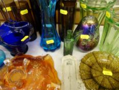Parcel of art glassware including carnival etc