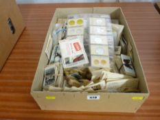 Unsorted quantity of cigarette and other collector's cards