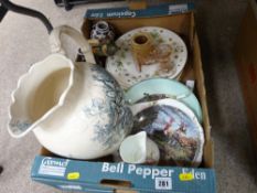 Quantity of decorative wall plates etc