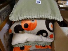 Quantity of scatter cushions