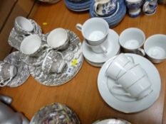 Mixed quantity of table crockery