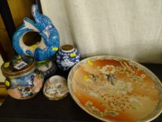 Mixed Oriental pottery and china items
