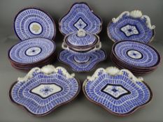 A SIXTEEN PIECE PART CHAMBERLAINS WORCESTER DESSERT/DINNER SERVICE, 22.5 cms plate diameters