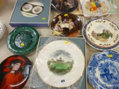 Collection of decorative wall plates, some with certificates by Norman Rockwell, Wedgwood, boxed