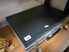 Gent's working attache case