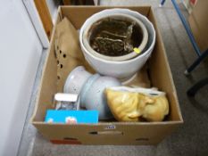 Box of mixed porcelain etc