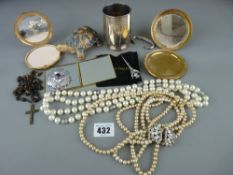 Tray of mixed collectables including Wade tortoise, silver tankard, compact, beads etc