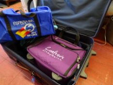 Parcel of luggage including an Espania '82 ITV Sport holdall