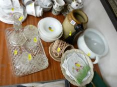 Parcel of mixed pottery, china and glassware
